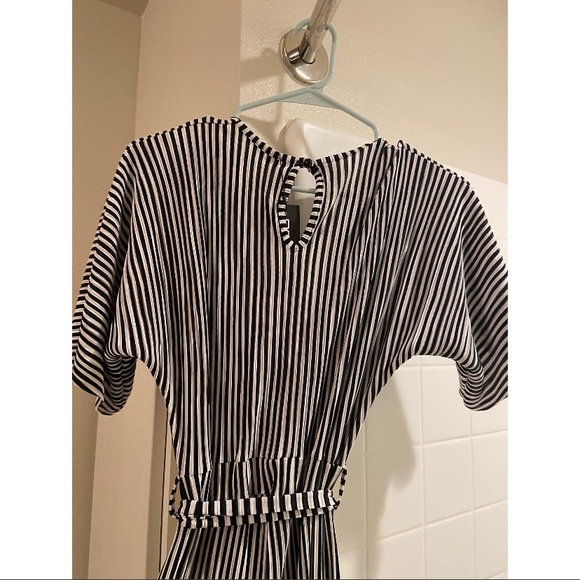 NEW Boohoo Maya Plunge Striped Culotte Jumpsuit - Picture 7 of 9